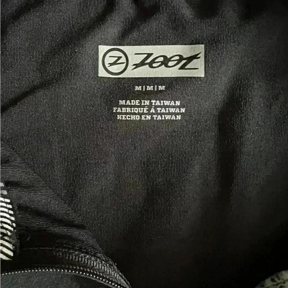 Zoot Elite Running 1/2 zip black with gray and white stripes - Picture 7 of 9
